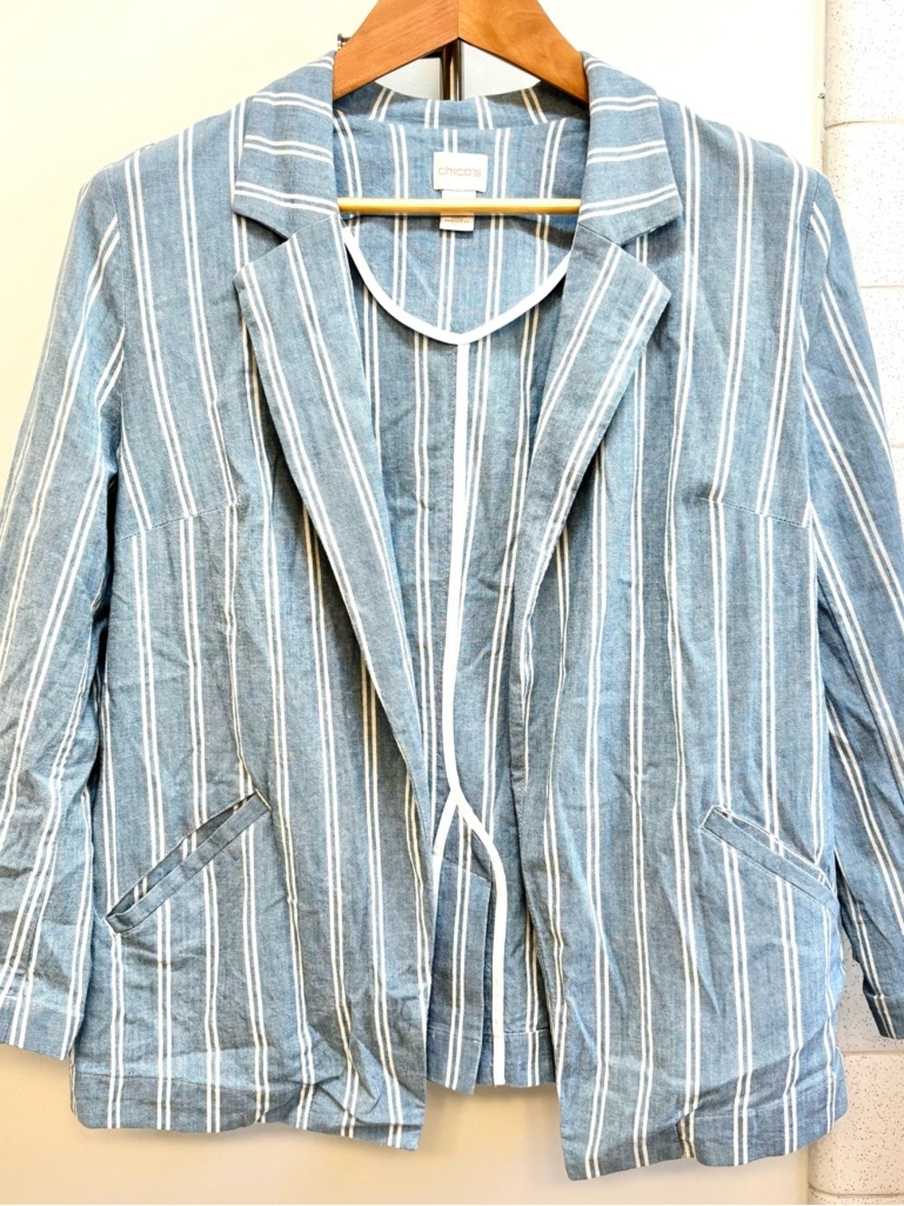 Chicos Striped Blazer Size 1 Blue White Hamptons Timesless Lightweight Event - Picture 3 of 14